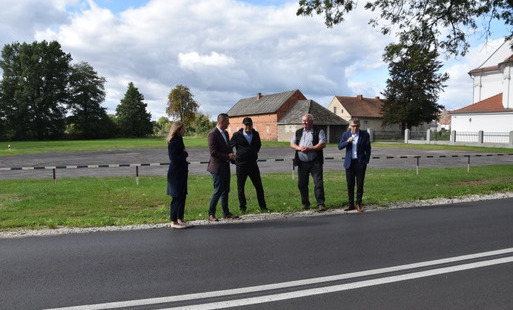 Zdjęcie do Wyremontowany odcinek drogi powiatowej w Ryczywole już gotowy