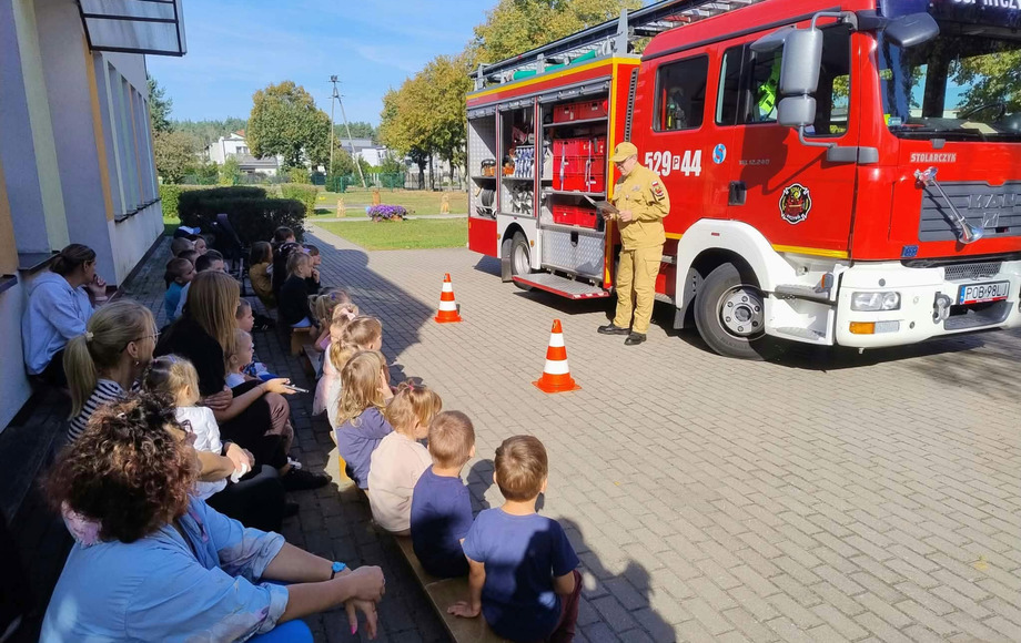 Biblioteka w Ryczywole i strażacy z OSP Ryczywół świętują Ogólnopolski Dzień